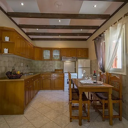 Paxos Santa Marina شقة